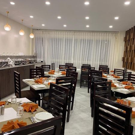 The Aryan Regency Hotel Pelling Eksteriør billede
