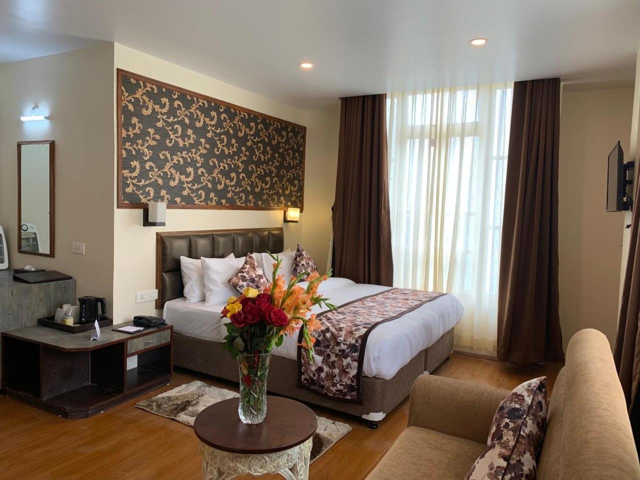 The Aryan Regency Hotel Pelling Eksteriør billede