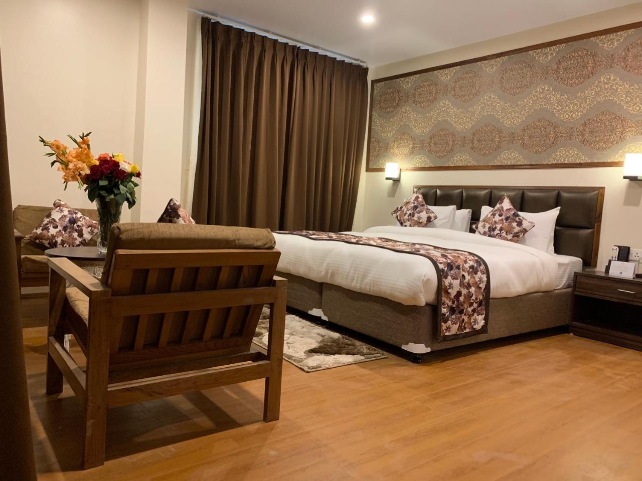 The Aryan Regency Hotel Pelling Eksteriør billede