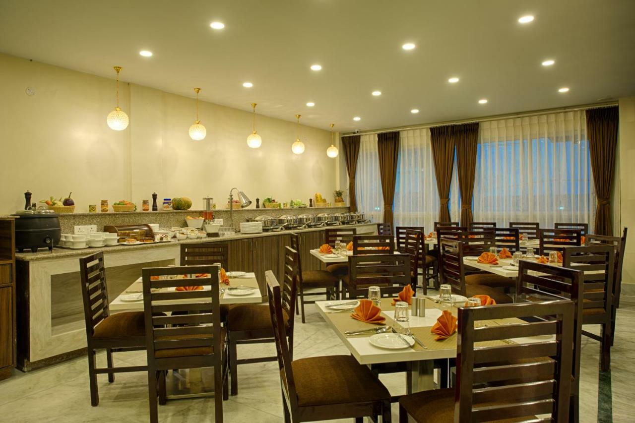 The Aryan Regency Hotel Pelling Eksteriør billede